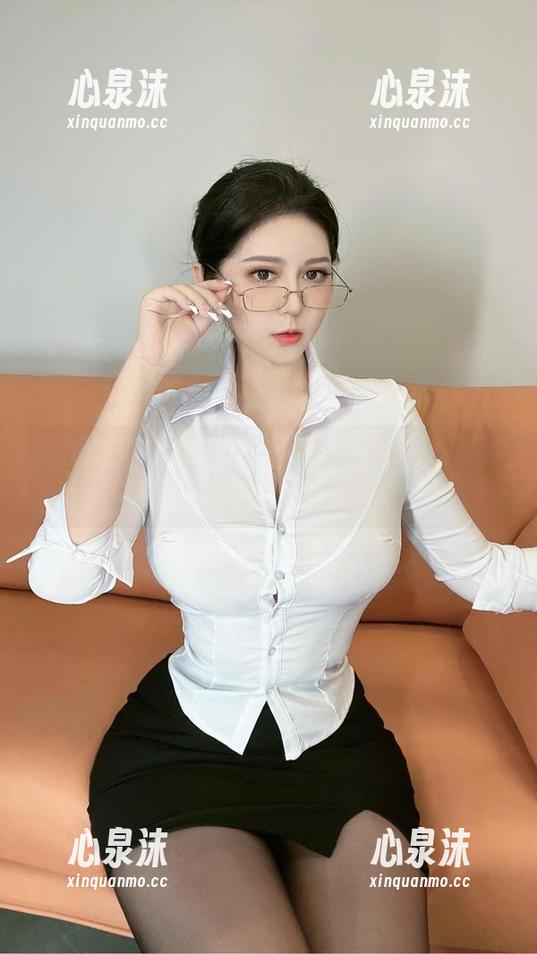 微密圈 - 在120斤的小王同学的免费写真中，谁说天使不能调皮？