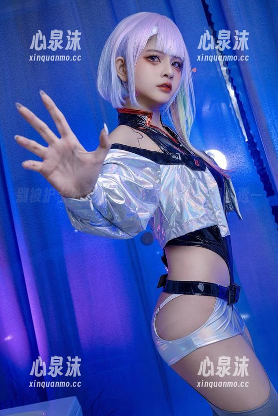 Azami 别被护士外表蒙蔽,Azami的美图看透一切