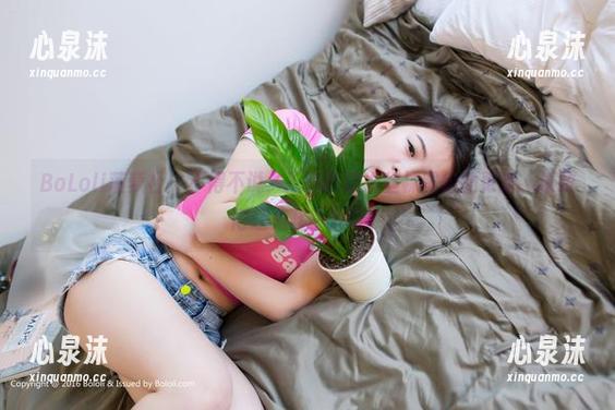 BoLoli菠萝社 - 不得不说，王语纯这次丝袜图包的更新，精致得让人移不开眼。