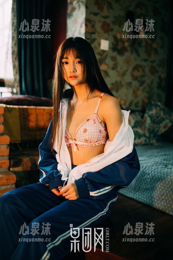 GIRLT果团网-钟紫怡 GIRLT果团网 - 你见过连马尾都有气场的博主吗?钟紫怡给你最真实的体验!