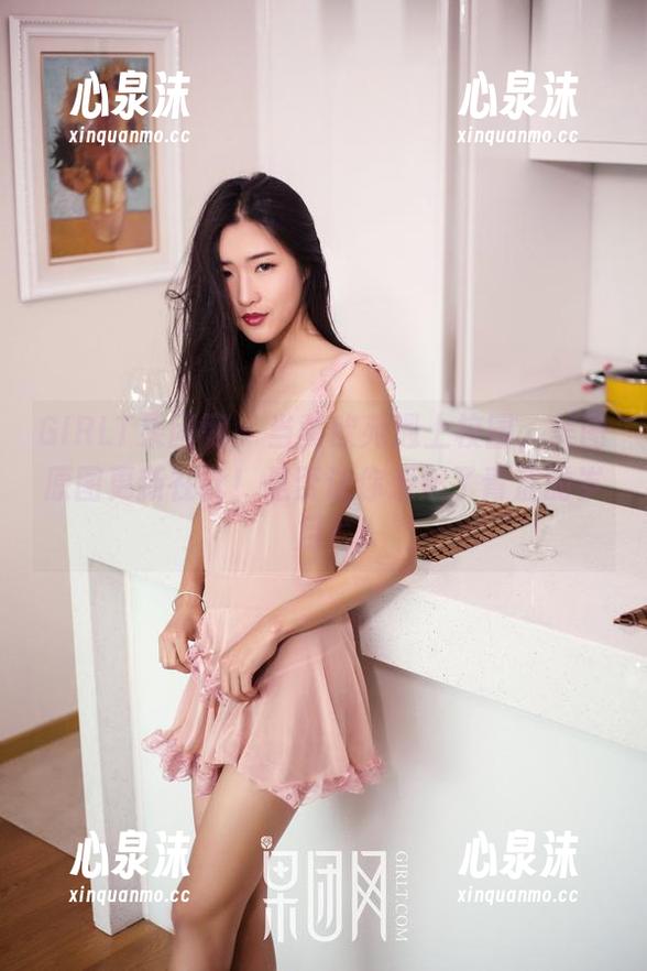 GIRLT果团网-黄歆苑 GIRLT果团网 - 当黄歆苑遇上校园,美图原图更新在此!是否让你想起了青涩的岁月?