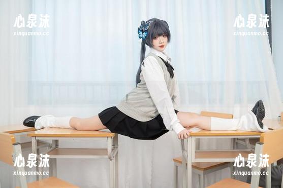 看PoppaChan的护士写真，没下载的你不算认真哦