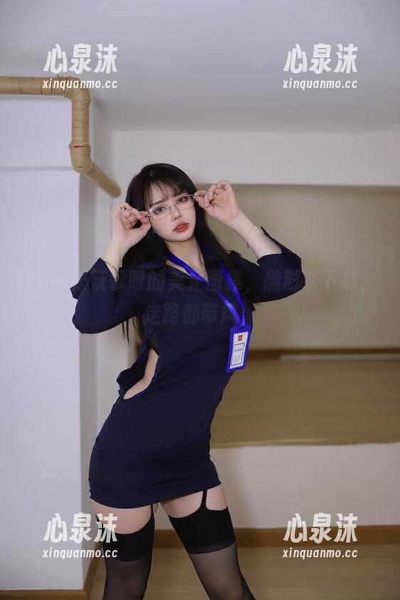 Tina很妖孽呀 Tina很妖孽呀的美足图集,随时来下载,走路都带风!