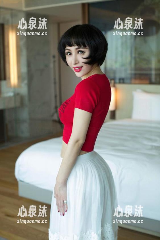 UGirls尤果网-Abby金金 UGirls尤果网 - 高清图片让我不自觉地把视线聚焦于那素雅的旗袍,Abby金金,你这是在发微信朋友圈吗?