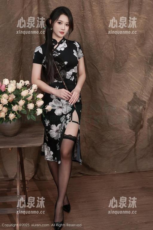 Xiuren秀人网-FoxYini孟狐狸 Xiuren秀人网 - 私房写真&丝袜:FoxYini孟狐狸用创意替换了剪刀石头布!