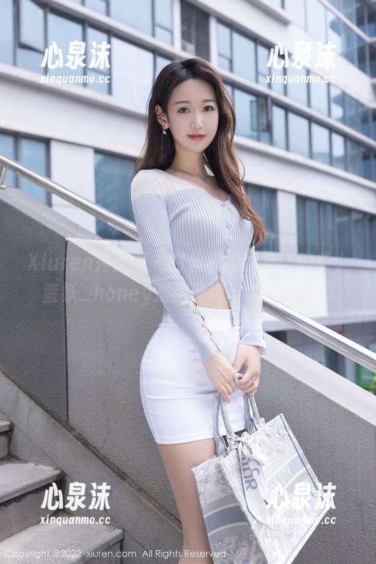 Xiuren秀人网-小蛮妖_honey Xiuren秀人网 - 白丝私拍图集,跟着小蛮妖_honey漫游清纯与诱惑的边界