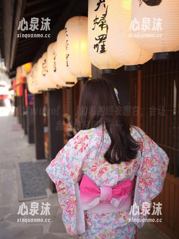 观赏wuyo(우요)的私拍睡衣图包，会让我联想起很多……