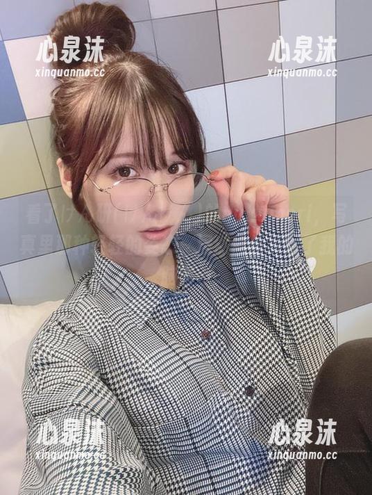 看了けん研(けんけん)的nukumori，写真里那种轻轻的姿态，居然偷偷弄湿了我的脑海…