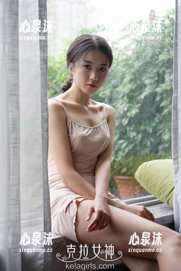 克拉女神-汤怡 克拉女神 - 在汤怡的裸足图集里,每一帧都是一种新选项的玩味!