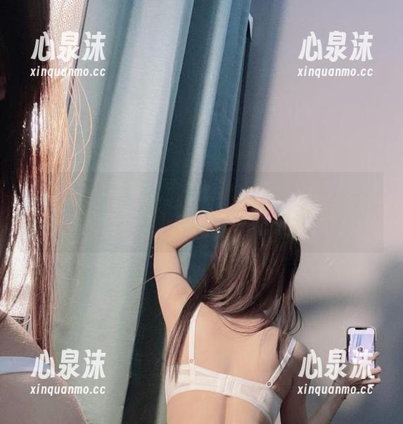 微密圈 - 这是兔宝妮to的镂空，无圣光的倩影，配上美图，聊胜于无？