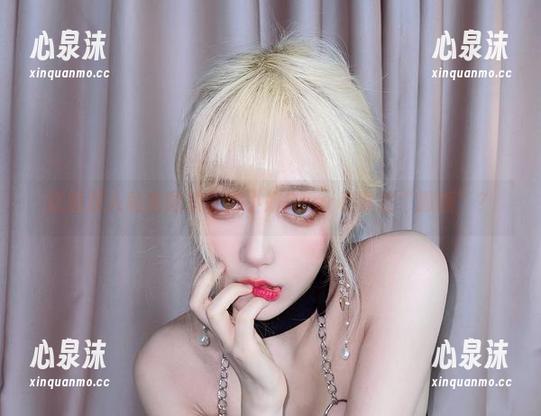 啾小妍Deer 这组双人私房图集,啾小妍Deer和谁在“撒糖”?