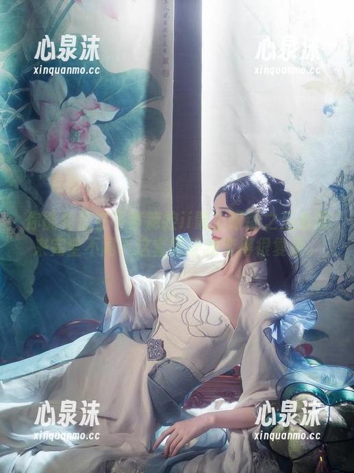 在下萝莉控ii 你能相信在下萝莉控ii戴上眼镜之后看起来完全不同?这套图让我变得很复杂。