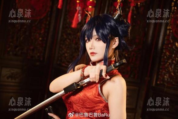 西雅图礼服里的巴鲁巴鲁BaRu，cos的这次最新花样，你敢不敢尝试？