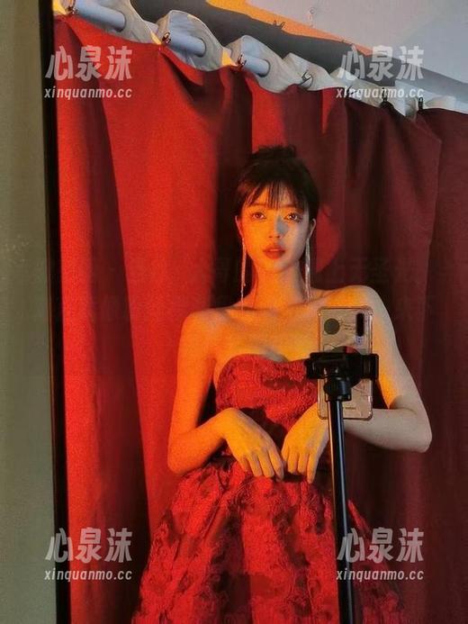 微密圈 - 当徐珺大哥的豹纹遇上无圣光，简直就像粉丝福利里的隐藏彩蛋，快来下载这套图！