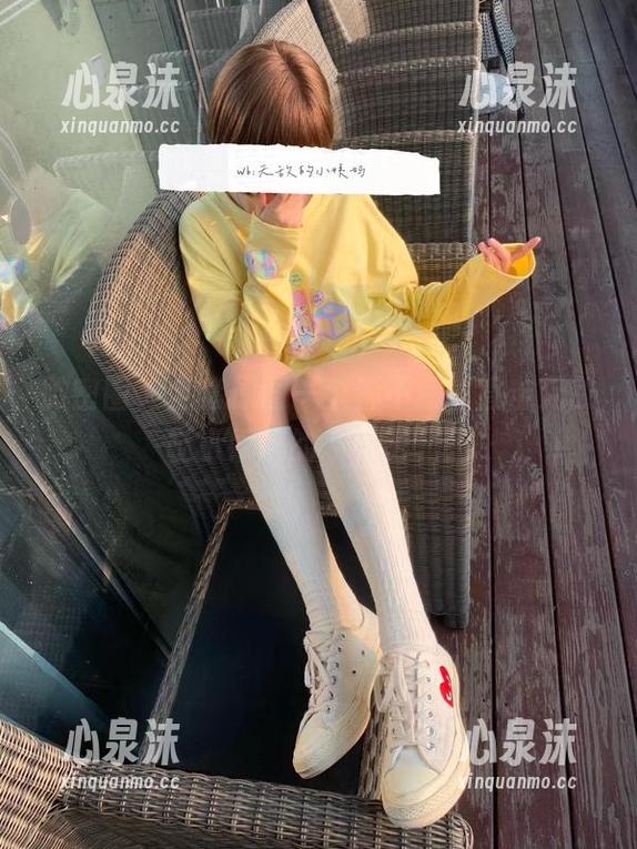 微密圈 - 全套原图一个都不藏，直击无敌哒小姨妈的‘秘密’！