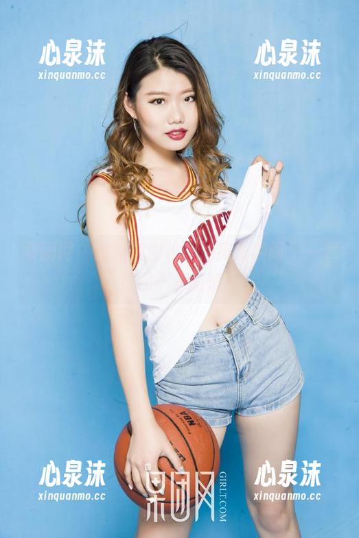 果团网-莫雅淇 果团网 - 莫雅淇图包:油亮的瞬间,一个没擦干净的想法