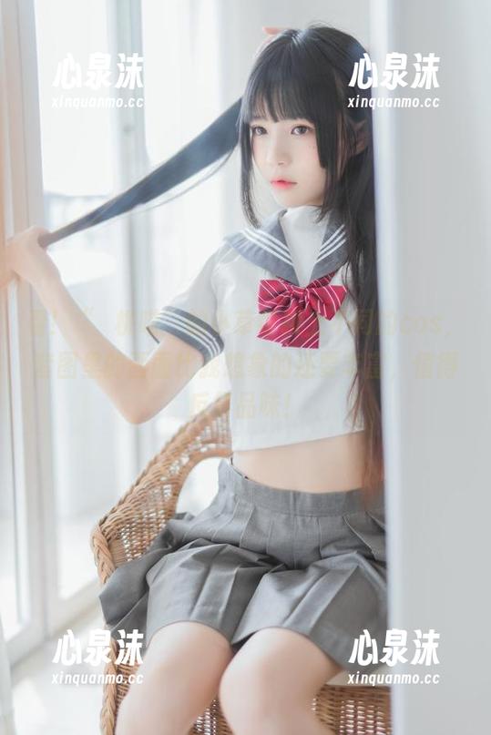 看！“桜桃喵”的小草莓换上不同的cos，套图里的画面比我想象的还要丰富，值得反复品味！