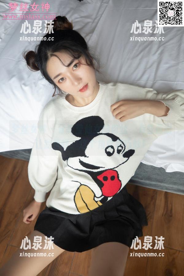 梦丝女神 - 分享莹仙女的肉丝，有些画面让我直呼：这个角度真巧妙！