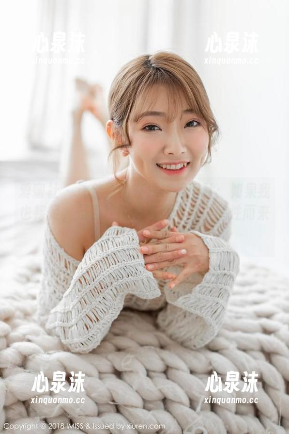 爱蜜社-沈佳熹 爱蜜社 - 沈佳熹的在线裸足图片:如果我也裸足,是否就能拥有她那种“随性而来”的美?