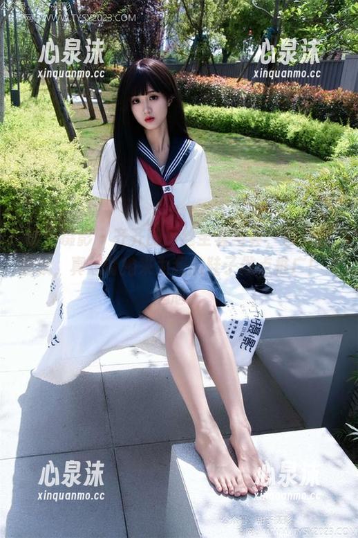 甜予摄影-齐齐 甜予摄影 - 齐齐的白丝全套写真,脚尖加固款,真想请她来为我的鞋子做点推广!(尴尬)