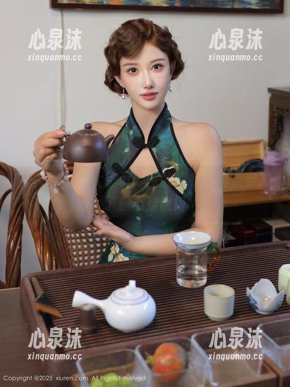 秀人网-雯大王susie 秀人网 - 雯大王susie的睡衣写真,穿对了却不穿出门