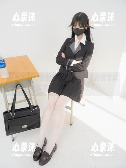紧急企划-樱樱樱可 紧急企划 - 拍照时收了樱樱樱可豹纹写真集的票,你猜我拍了啥?