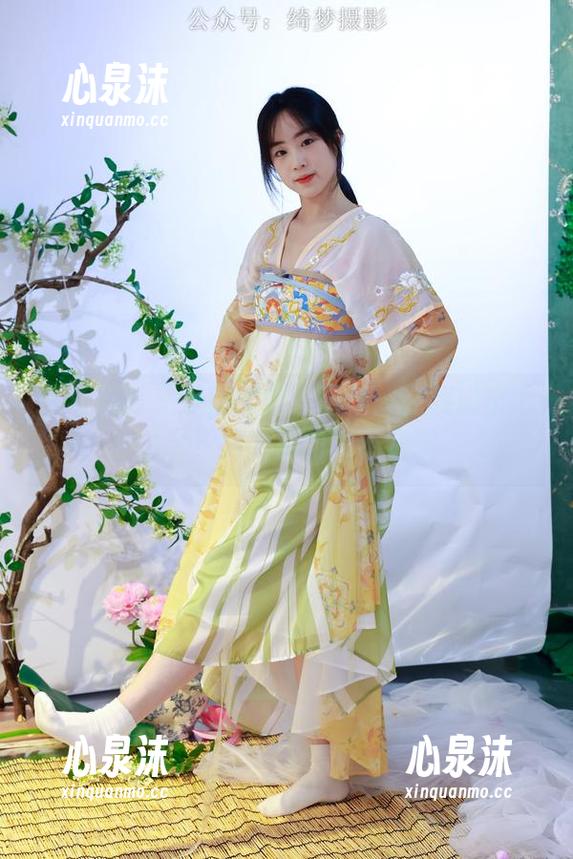 绮梦摄影 - 蔡蔡的婚纱图集：在线溢出心心念念，只为那句‘不错哦’