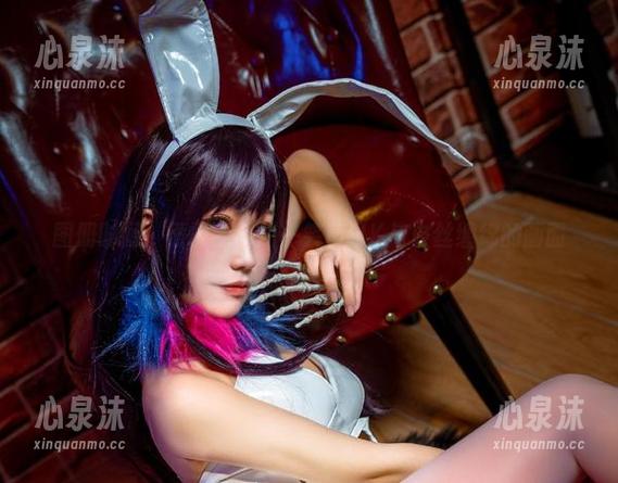 芊川一笑MNK 图册时间,懵懂的芊川一笑MNK与白丝缠绵的画面
