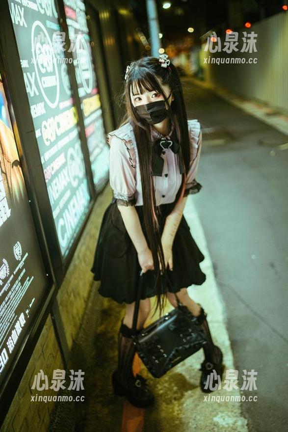 原图巧妙，落落Raku的厨娘气质，有那种随意的优雅。