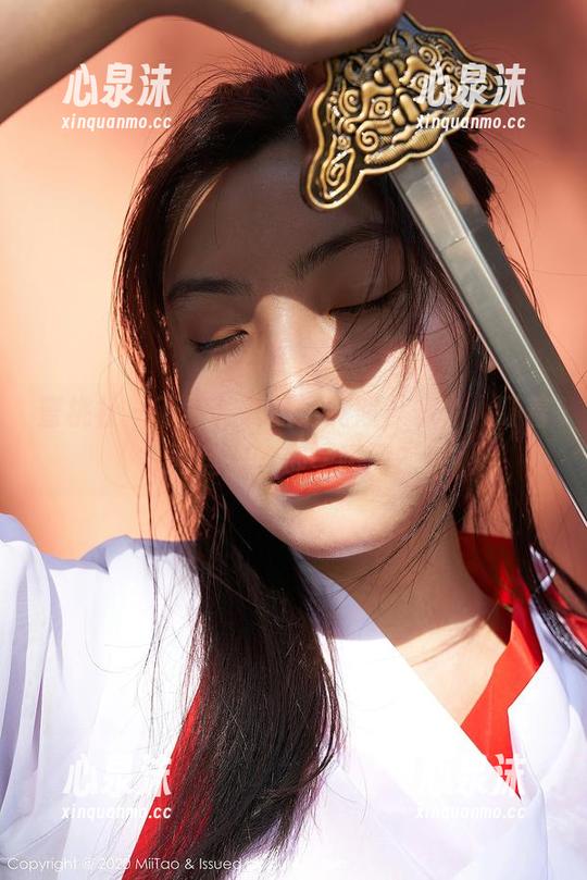 蜜桃社 - 下载结衣的清纯照，多少人盯着网盘里的那一瞬间？