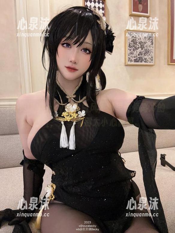 贝贝琪Becky的黑白风，哪里都是高冷的图片，分享可别太小心翼翼。