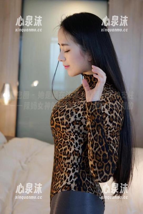 辣妈女神 微密圈 - 她是躺在沙发上的我的精神支柱——辣妈女神的瑜伽照片,德鲁伊级别的引导!