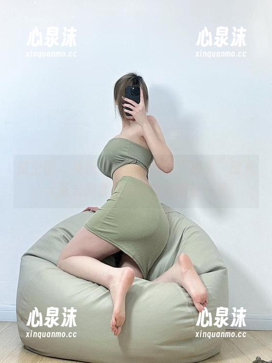醇子小姨 微密圈 - 见识下醇子小姨的“秘书”时光,无圣光的套图绝对让你眼前一亮!