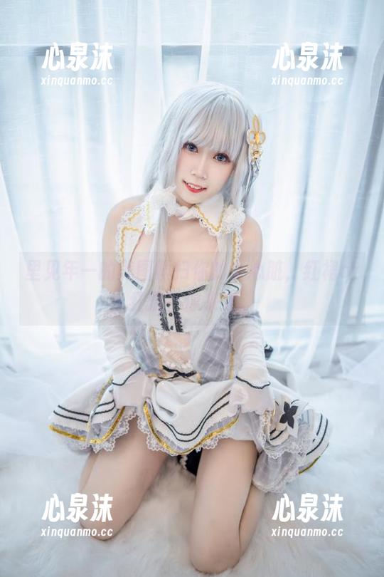里见年一的美图横扫你的小心脏，红裙or红烧？你来定。
