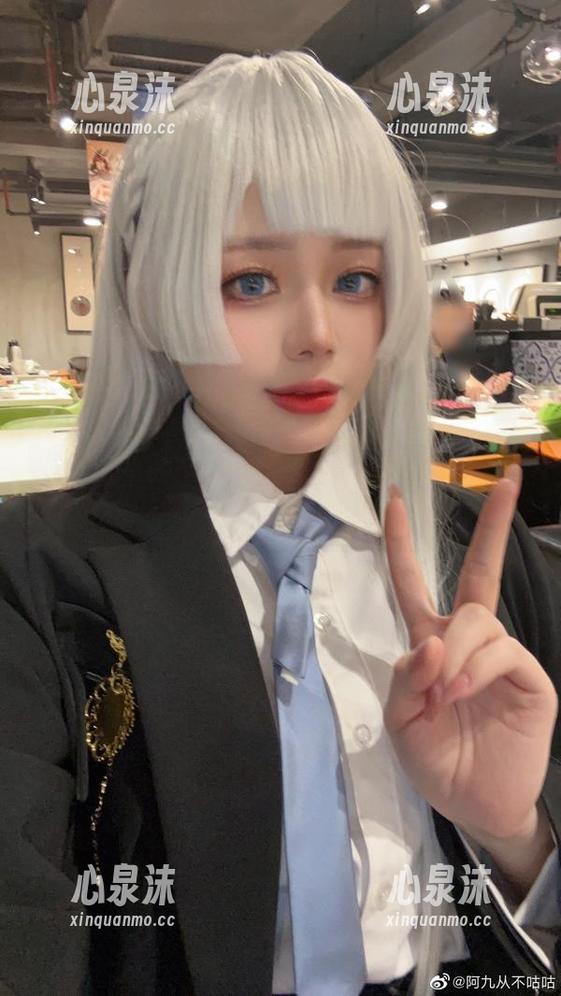 阿九从不咕咕护士写真集，默默注射了一剂魅惑。