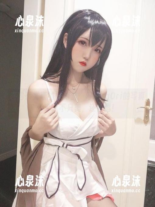 在咎瓦尤斯的怀抱里：阿薰kaOri的写真分享，不只美，还特逗！