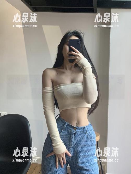 微密圈 - 免费欣赏！陈佩奇的“臭脚”写真竟让人有种异样的期待