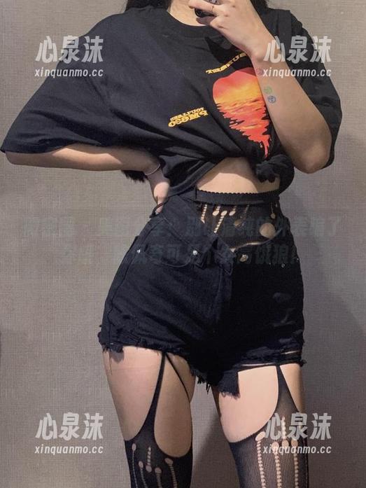 陈佩奇 微密圈 - 美图分享:别让清纯的外表骗了你哦,陈佩奇可是个女高饿狼!