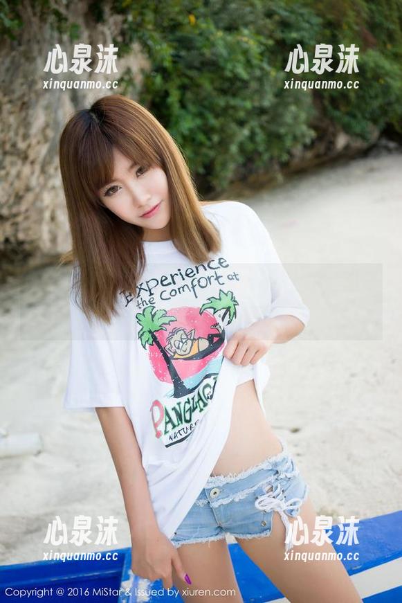 魅妍社-Mieko林美惠子 魅妍社 - 照片里的学妹,Mieko林美惠子也许正向我们打招呼。